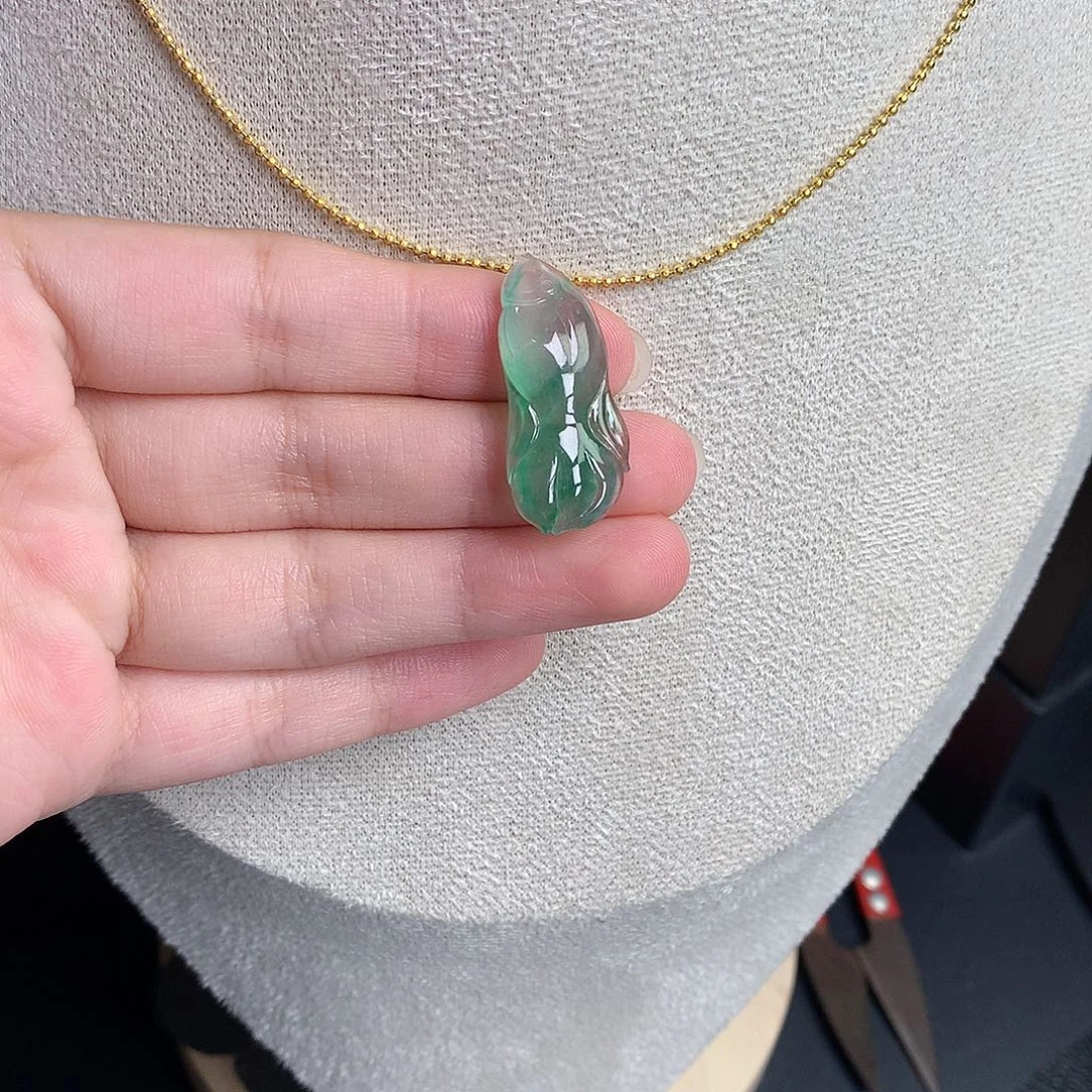 翡翠裸石缅甸天然A货翡翠冰种年年有余