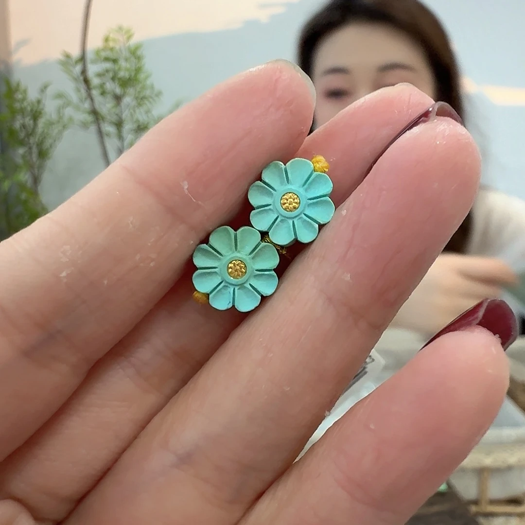 绿松石未镶嵌珠宝奇石