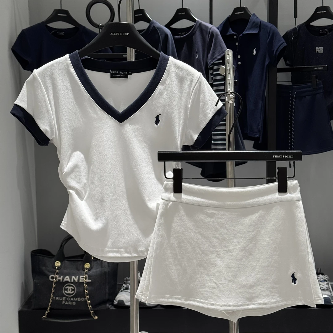 米SU【V领撞色刺绣短袖T+A字裙裤套装】2025夏装显瘦休闲上衣女