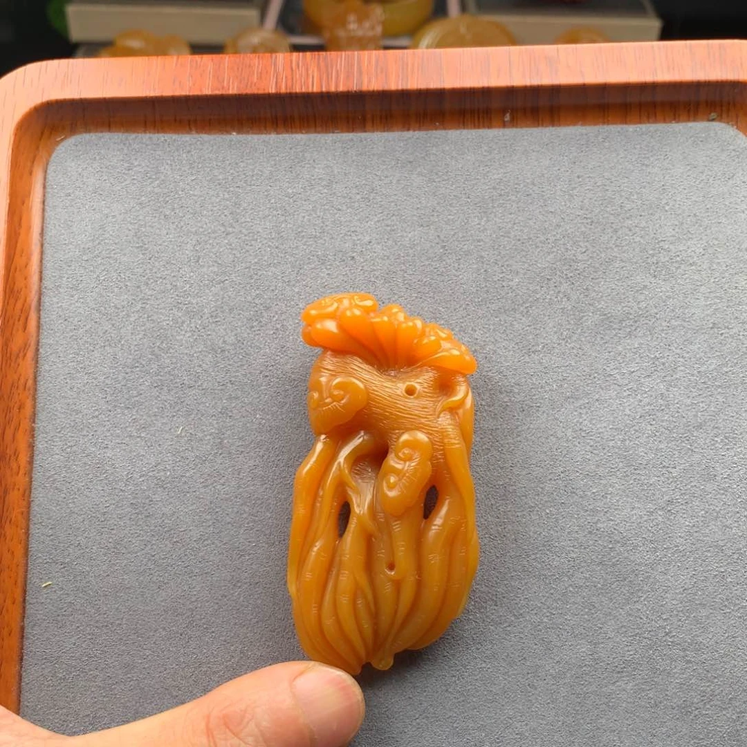 石英质玉配饰未镶嵌芋*哥