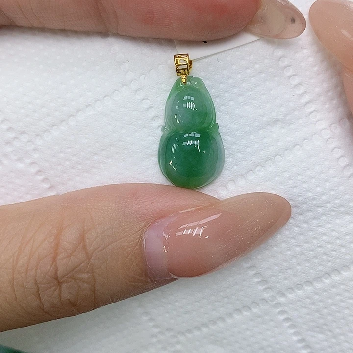 颈饰18K金镶嵌翡翠