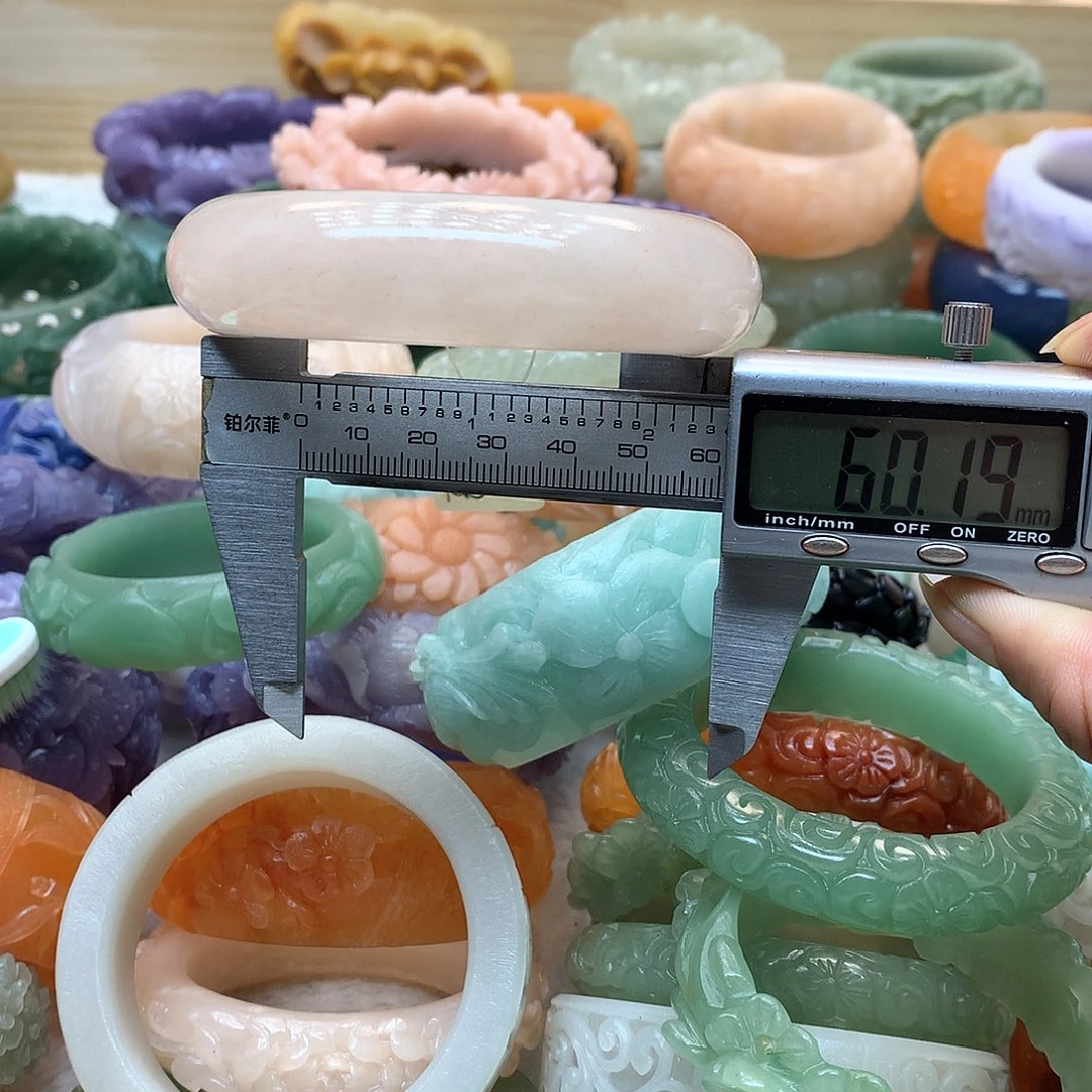 未镶嵌手镯石英质玉