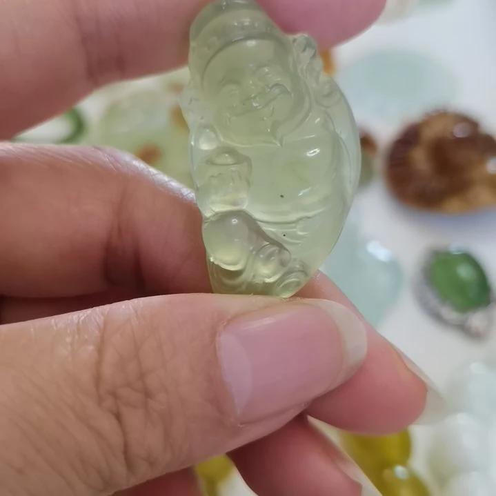 未镶嵌蛇纹石玉吊坠