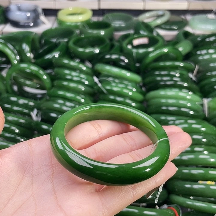 未镶嵌手镯和田玉（碧玉）