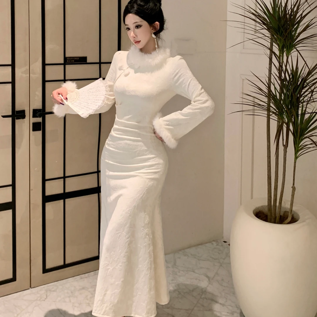 新中式国风提花包臀加绒毛毛领修身秋冬收腰打底改良旗袍蕾丝气质
