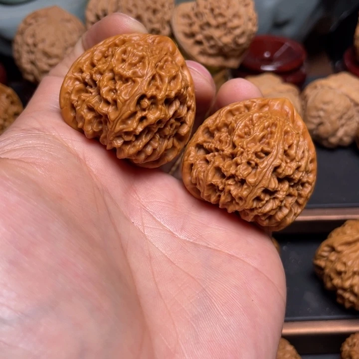 把件文玩核桃南疆石