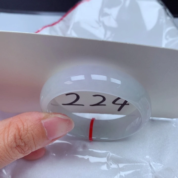 翡翠手镯（贵妃镯）未镶嵌翡翠