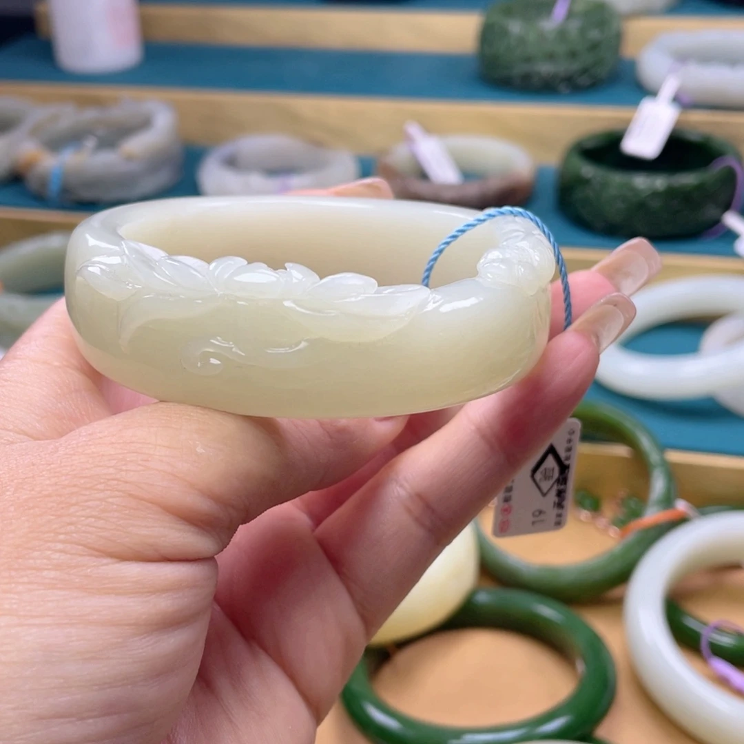 和田玉手镯未镶嵌78