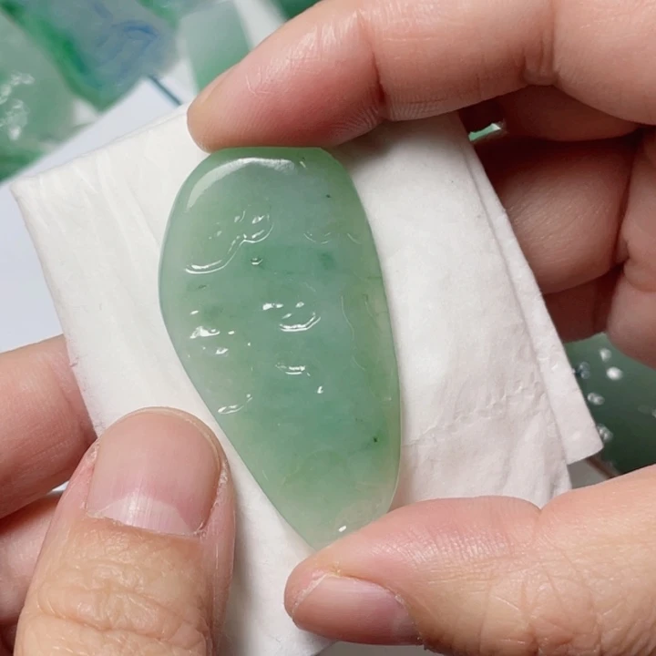 定制翡翠未镶嵌包工