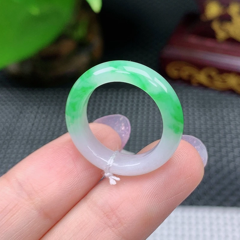 A0017 天然缅甸翡翠A货飘阳绿戒指戒圈14圈内径16.9mm