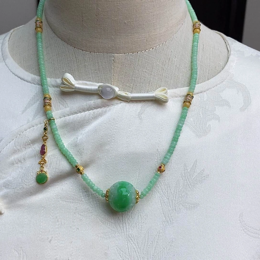 翡翠颈饰未镶嵌天然