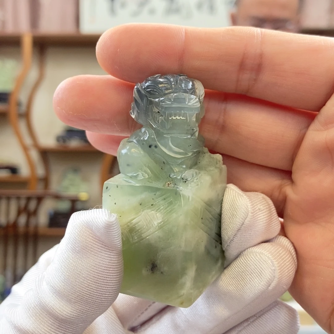 未镶嵌蛇纹石玉摆件