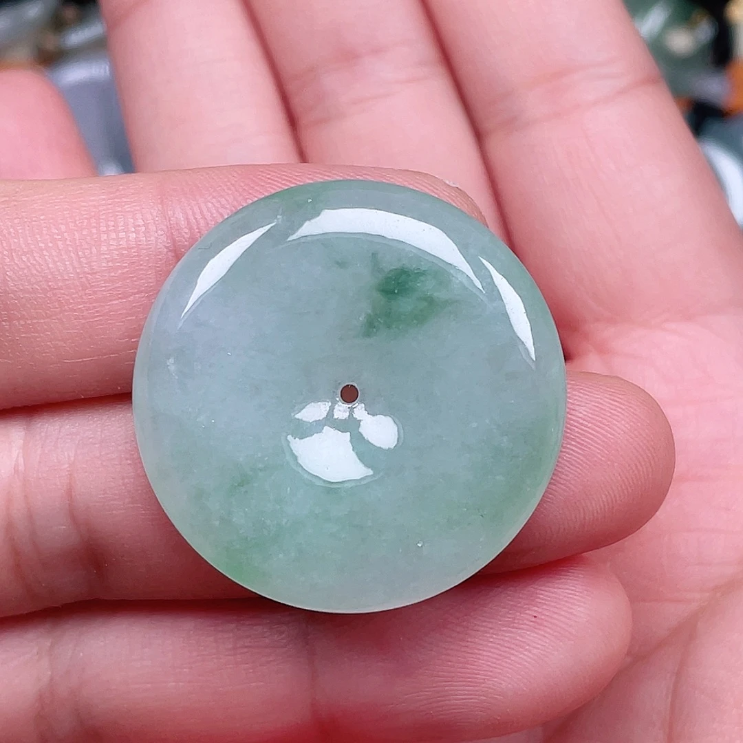 翡翠未镶嵌颈饰平安扣