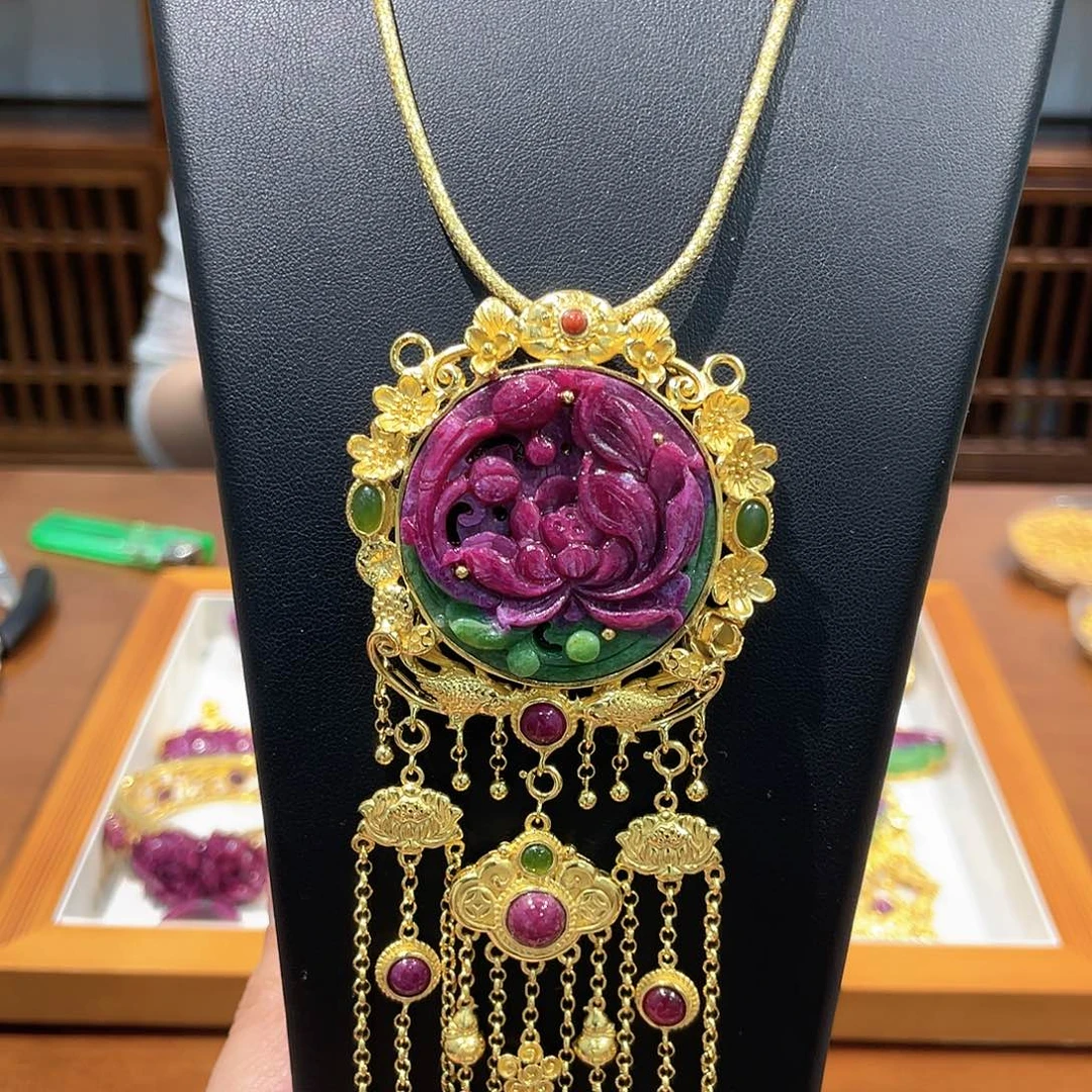 锦纶铁合金吊坠红宝