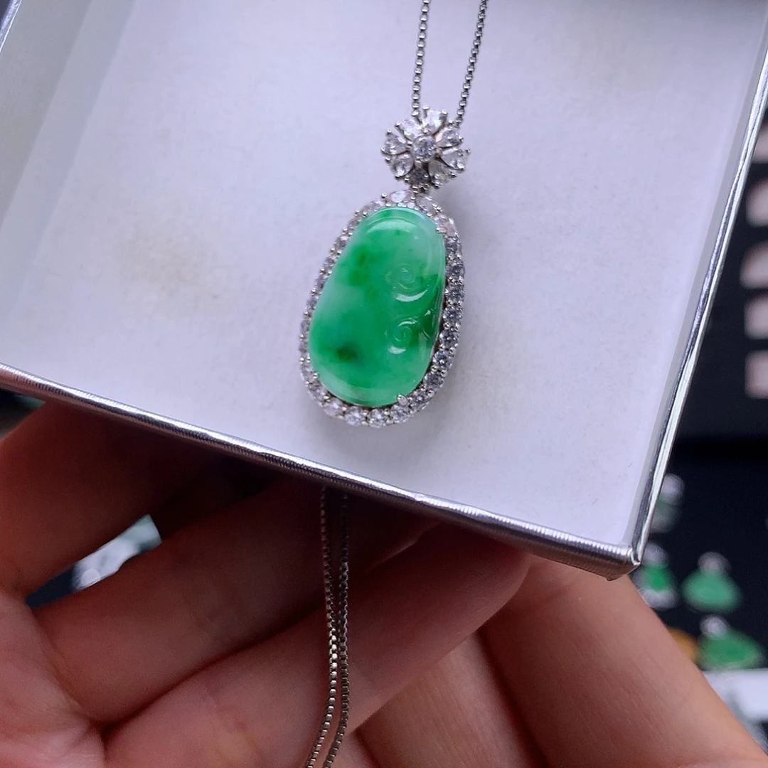 颈饰银S925镶嵌翡翠1111111111