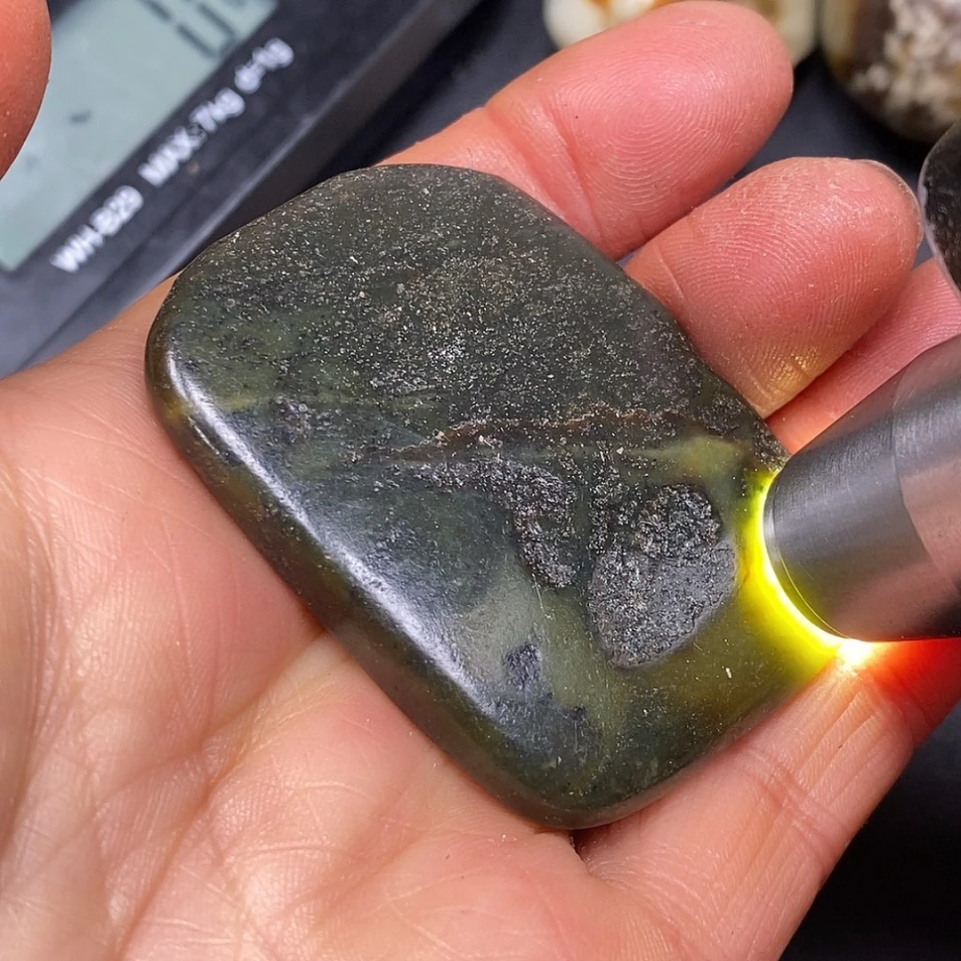 和田玉未镶嵌珠宝奇石