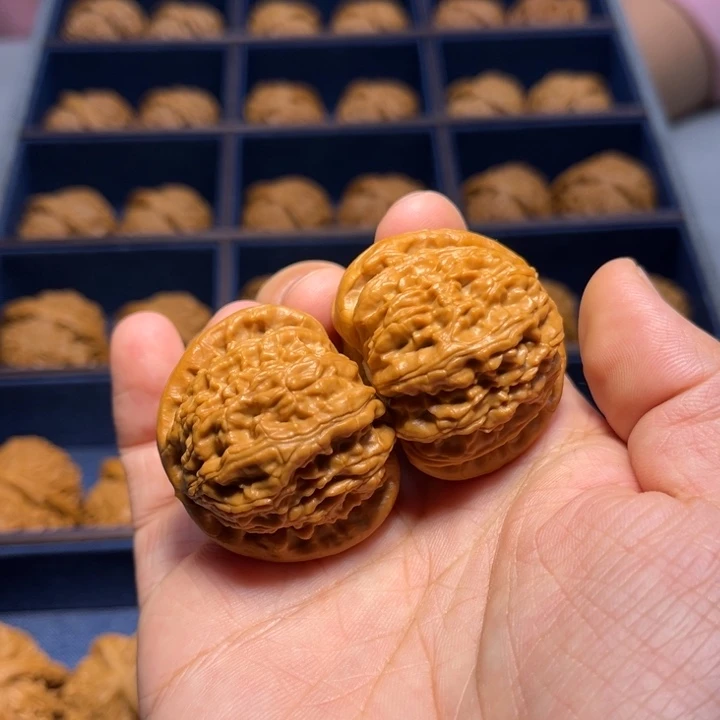 文玩核桃把件闷白2783