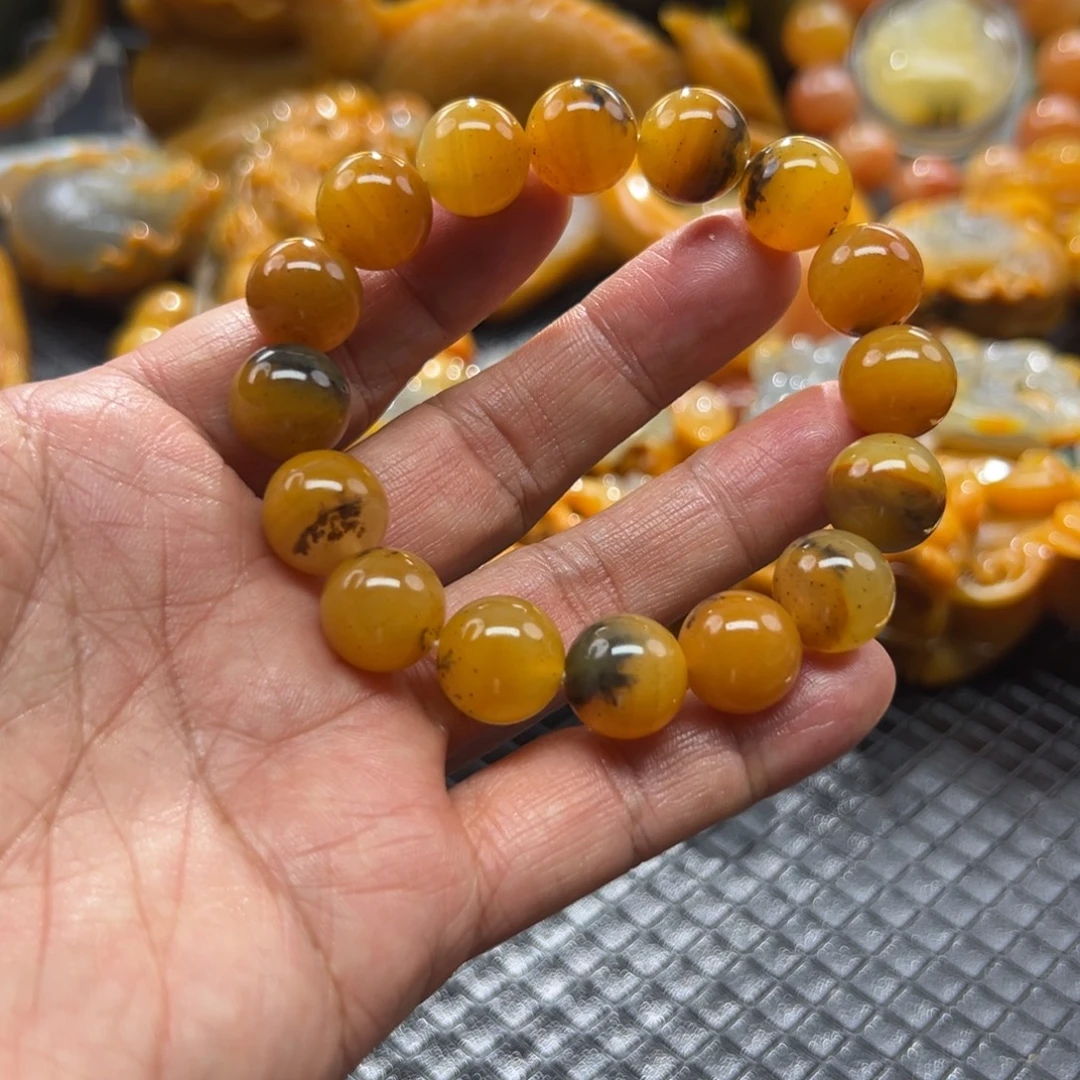 石英质玉未镶嵌颈饰