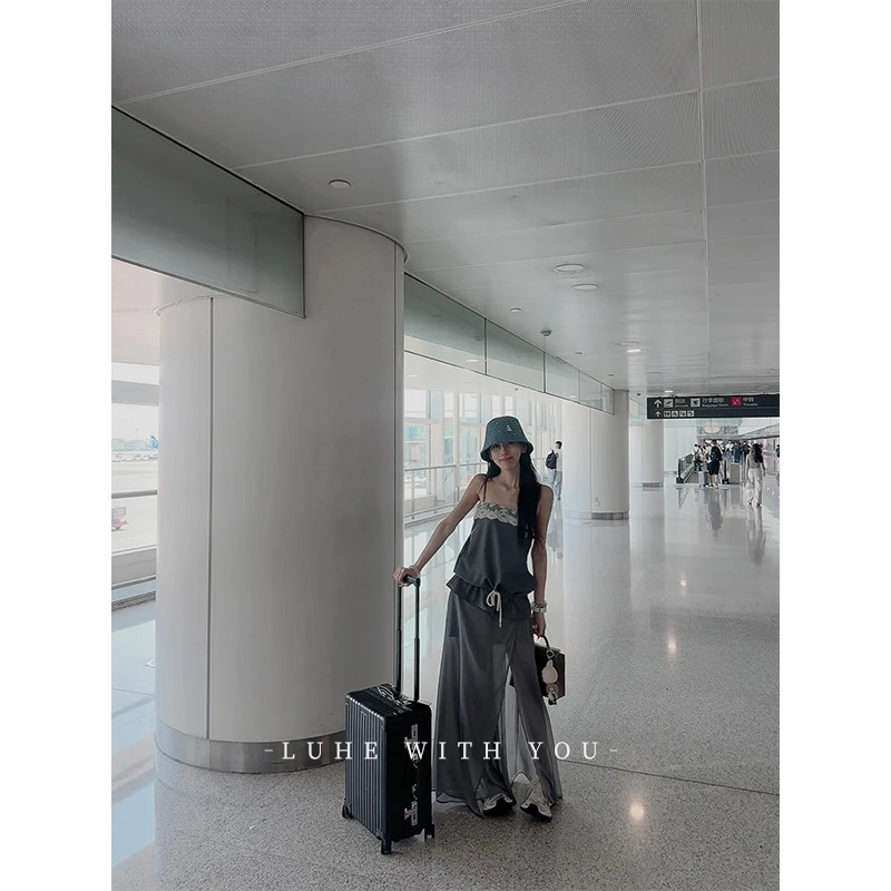 LUHE【格雷甜心】hehe私服~设计感格雷系人棉蕾丝吊带上衣+雪纺裤