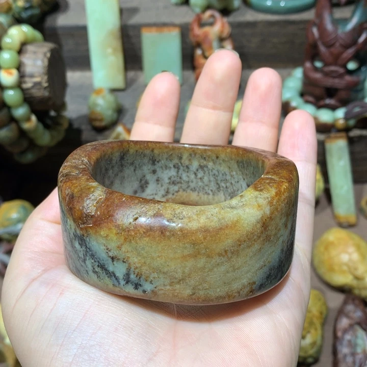 岫岩河磨玉（透闪石质玉）未镶嵌把件