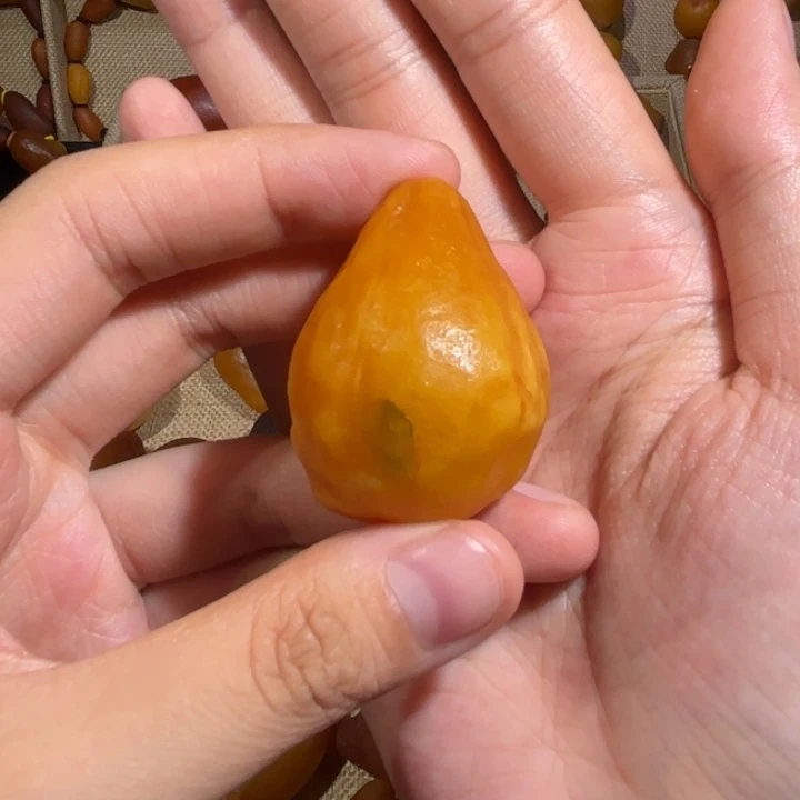 琥珀未镶嵌颈饰蜜蜡海漂水滴