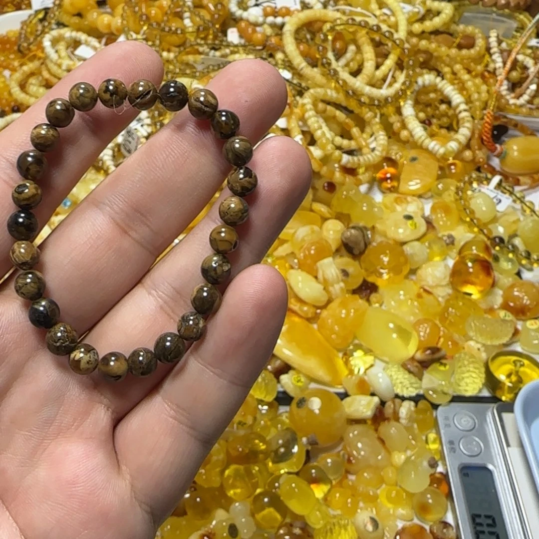 琥珀未镶嵌裸石4.28克微瑕6.8mm