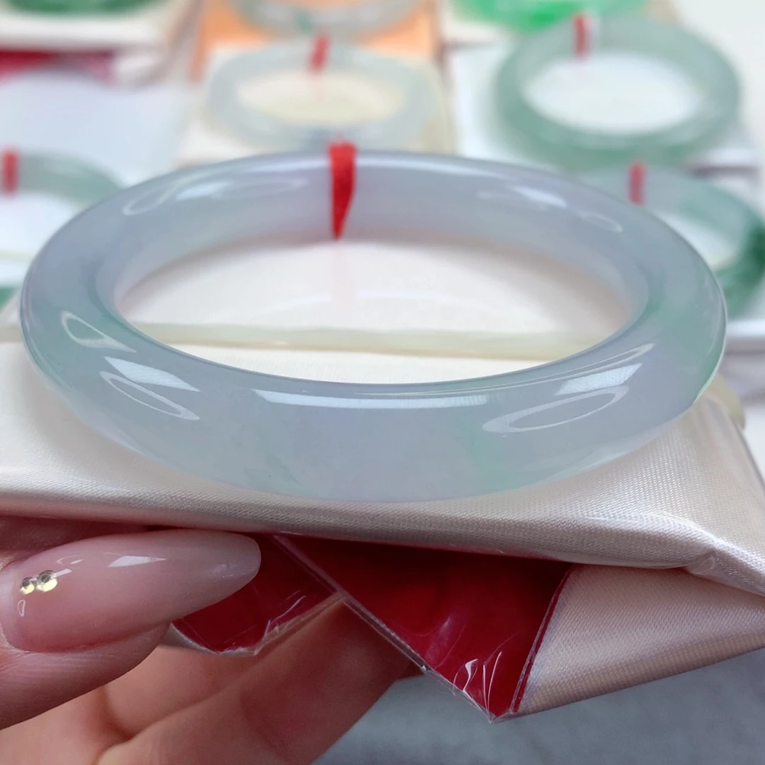 未镶嵌手镯翡翠9903蝶恋花 温柔 飘金丝绿