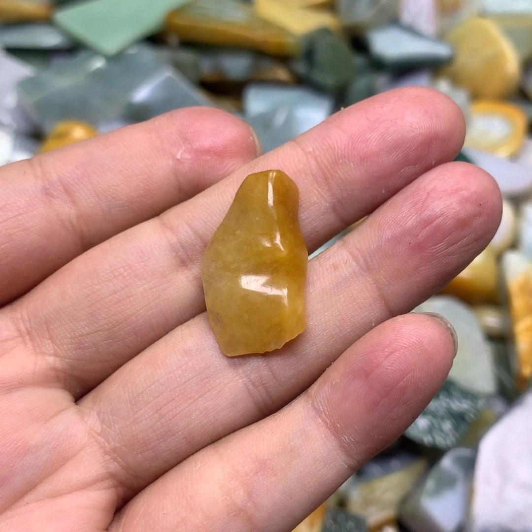 翡翠颈饰未镶嵌小****大