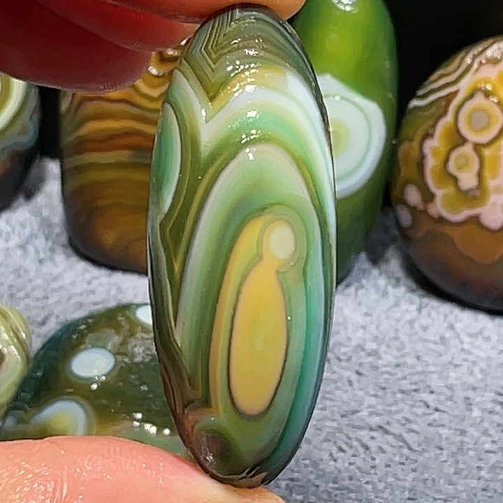 玛瑙/玉髓未镶嵌珠宝奇石