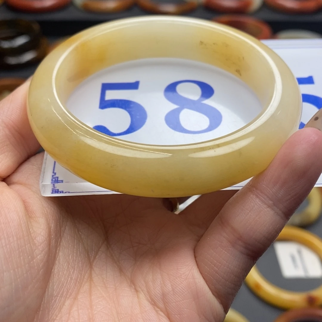 石英质玉（黄龙玉）手镯未镶嵌