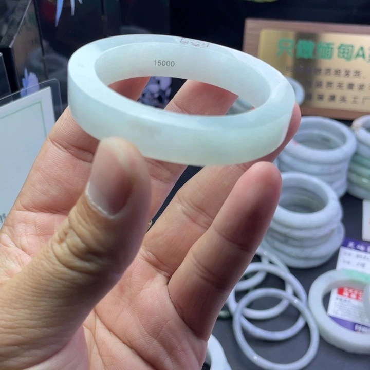 ****定制翡翠未镶嵌贵妃