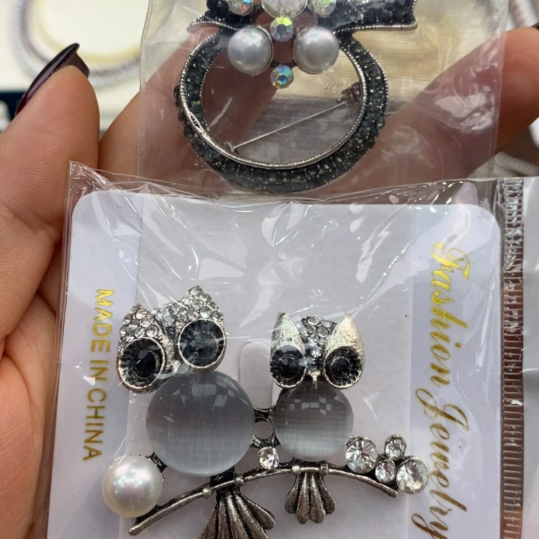 合金淡水珍珠胸饰