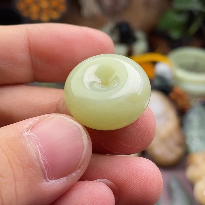 颈饰未镶嵌和田玉（黄玉）黄口