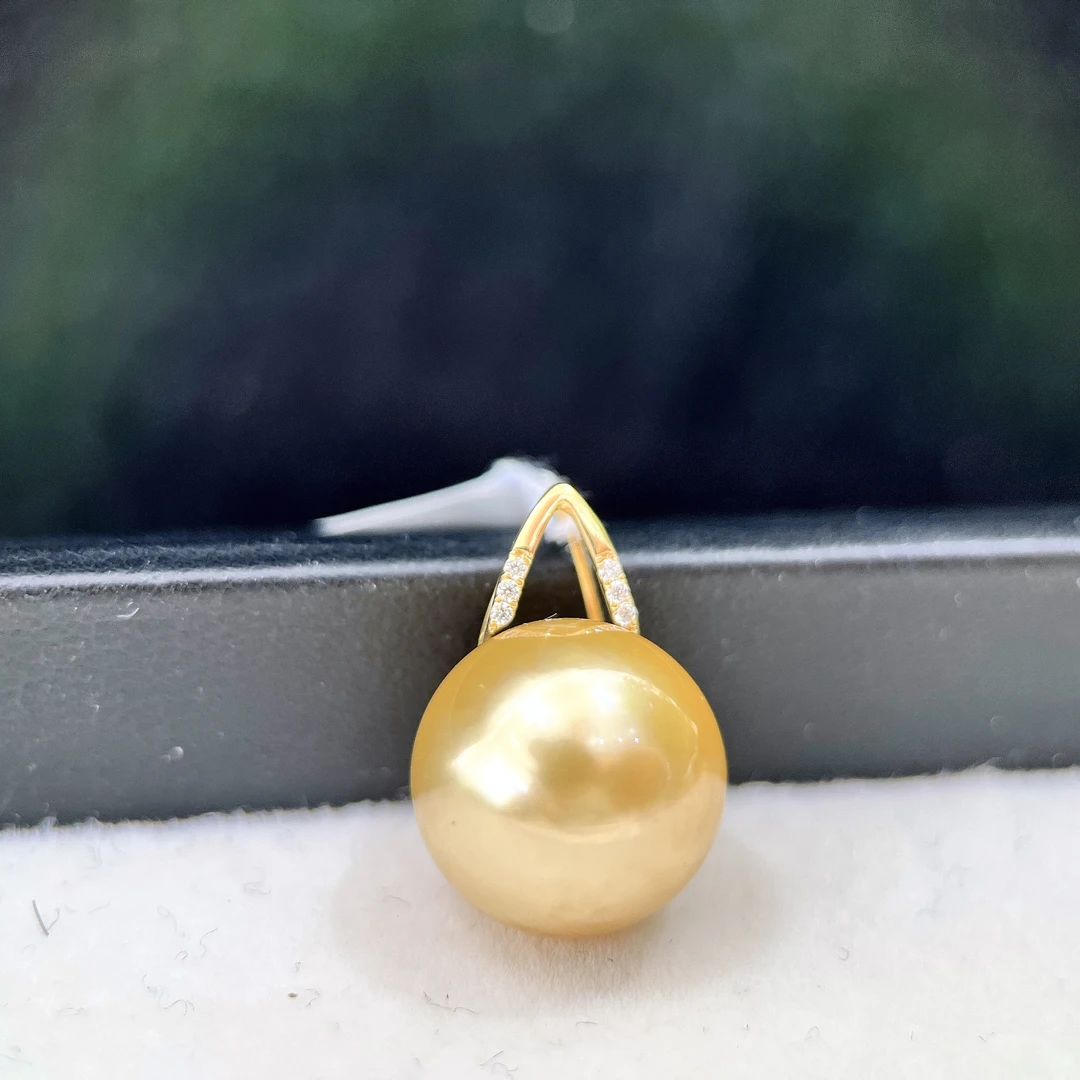 天然珍珠 海水金珠设计款吊坠 18K金 13-14MM R086