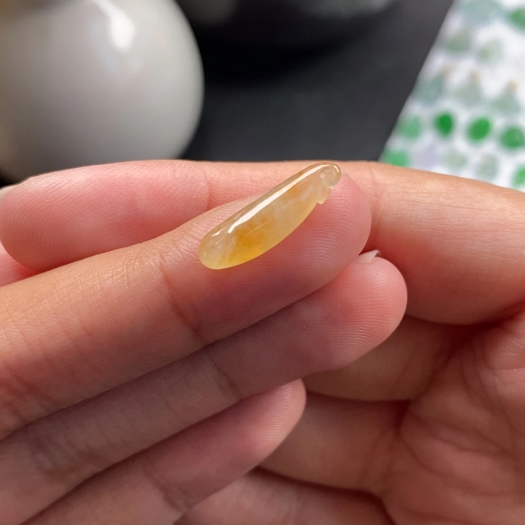 翡翠裸石飘黄翡花苞
