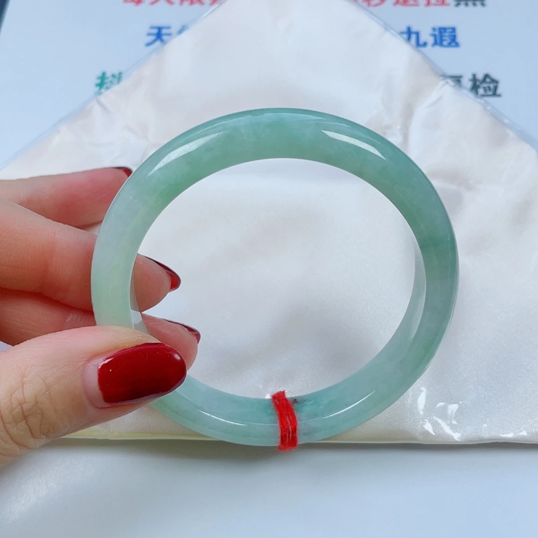 翡翠未镶嵌手镯圈口62宽12.6厚8.5