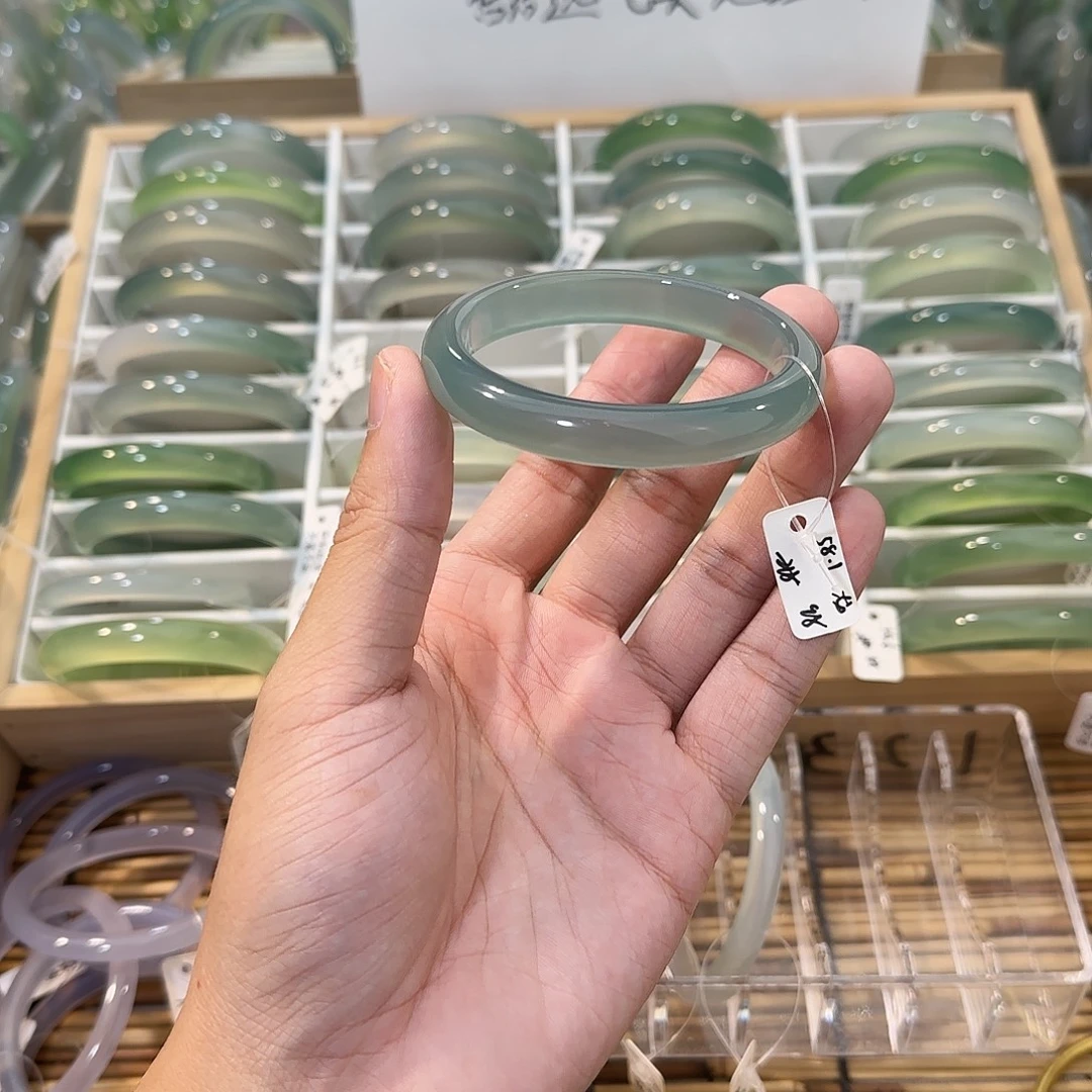 玛瑙/玉髓未镶嵌手镯圈口58.1