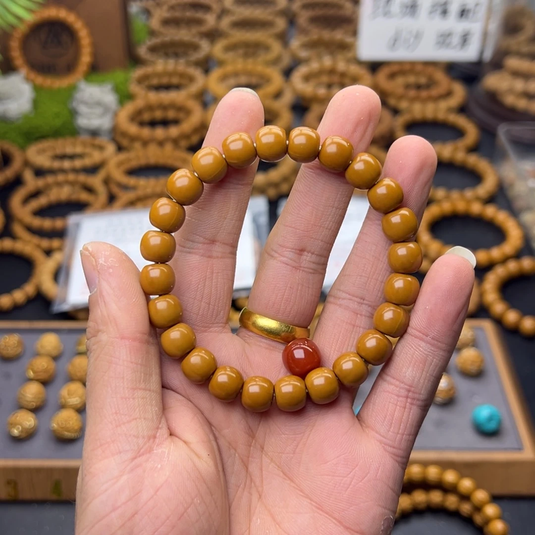 山***.吊坠猴头核桃老型➕老型红