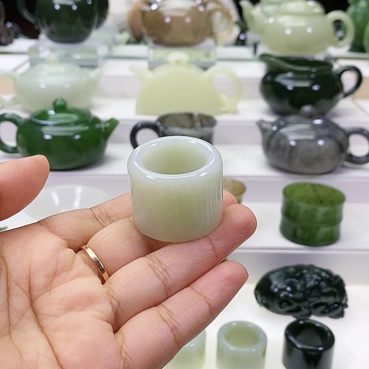 未镶嵌和田玉挂件马**功扳指