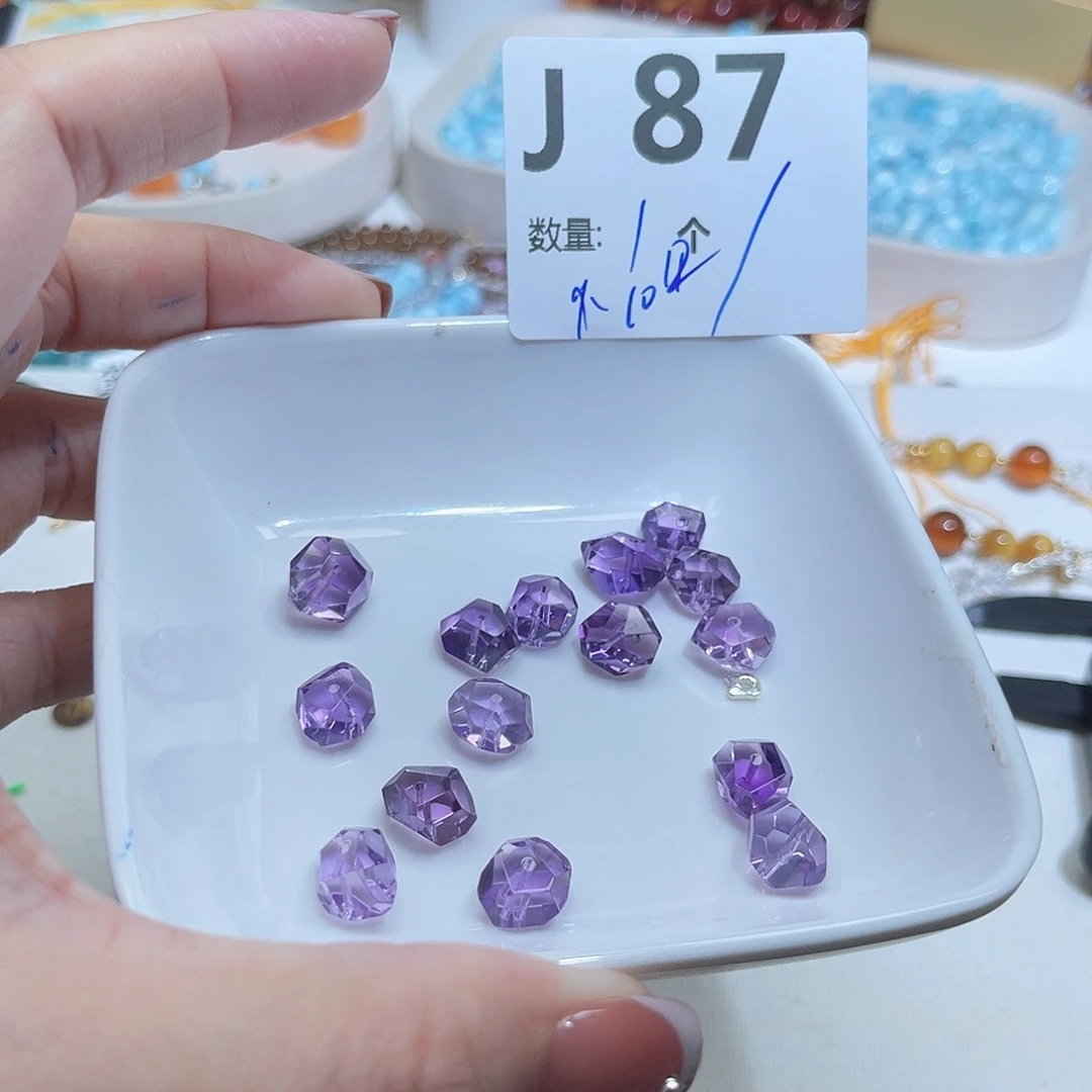 未镶嵌珠宝半成品水晶J87。