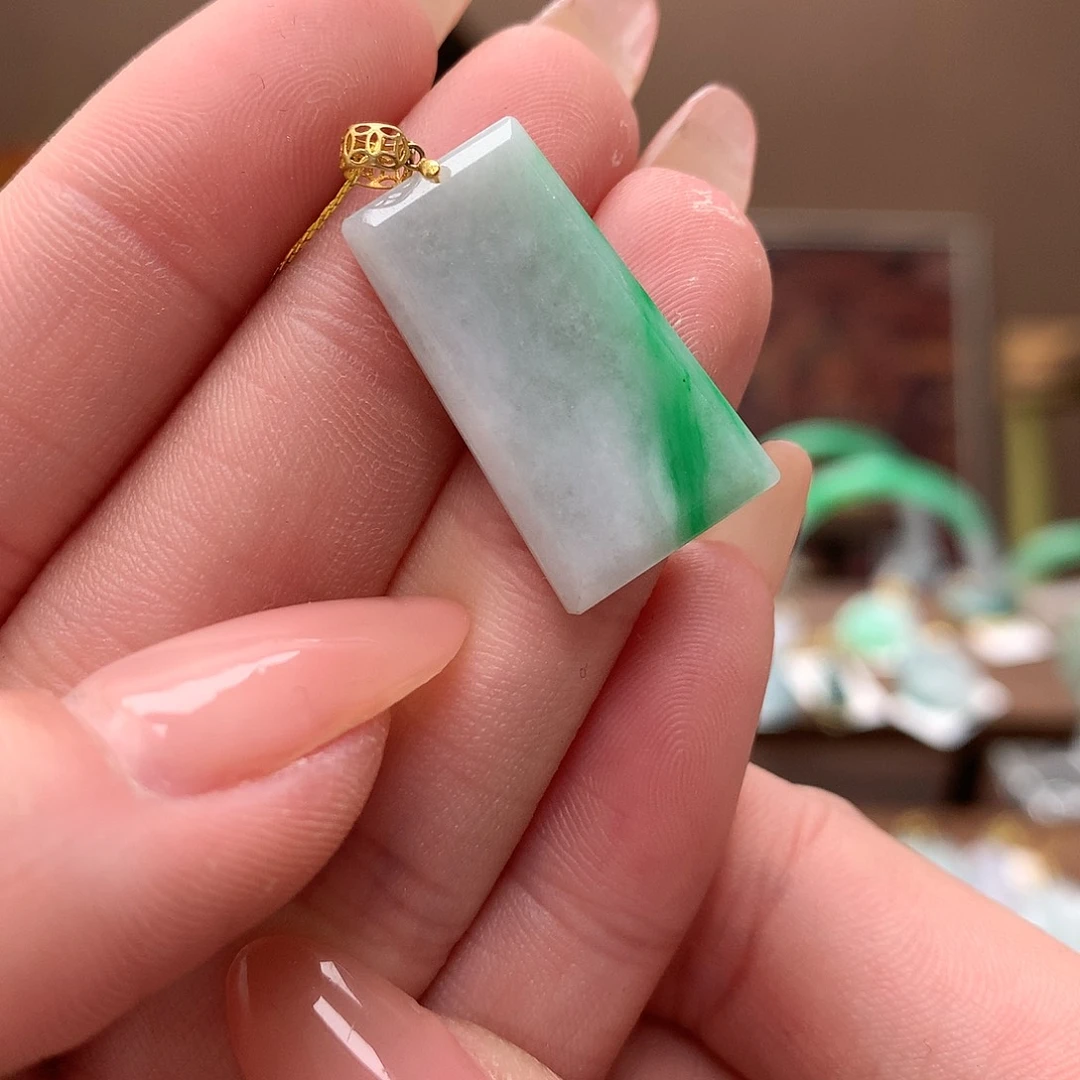 翡翠吊坠(不含链)18K金镶嵌