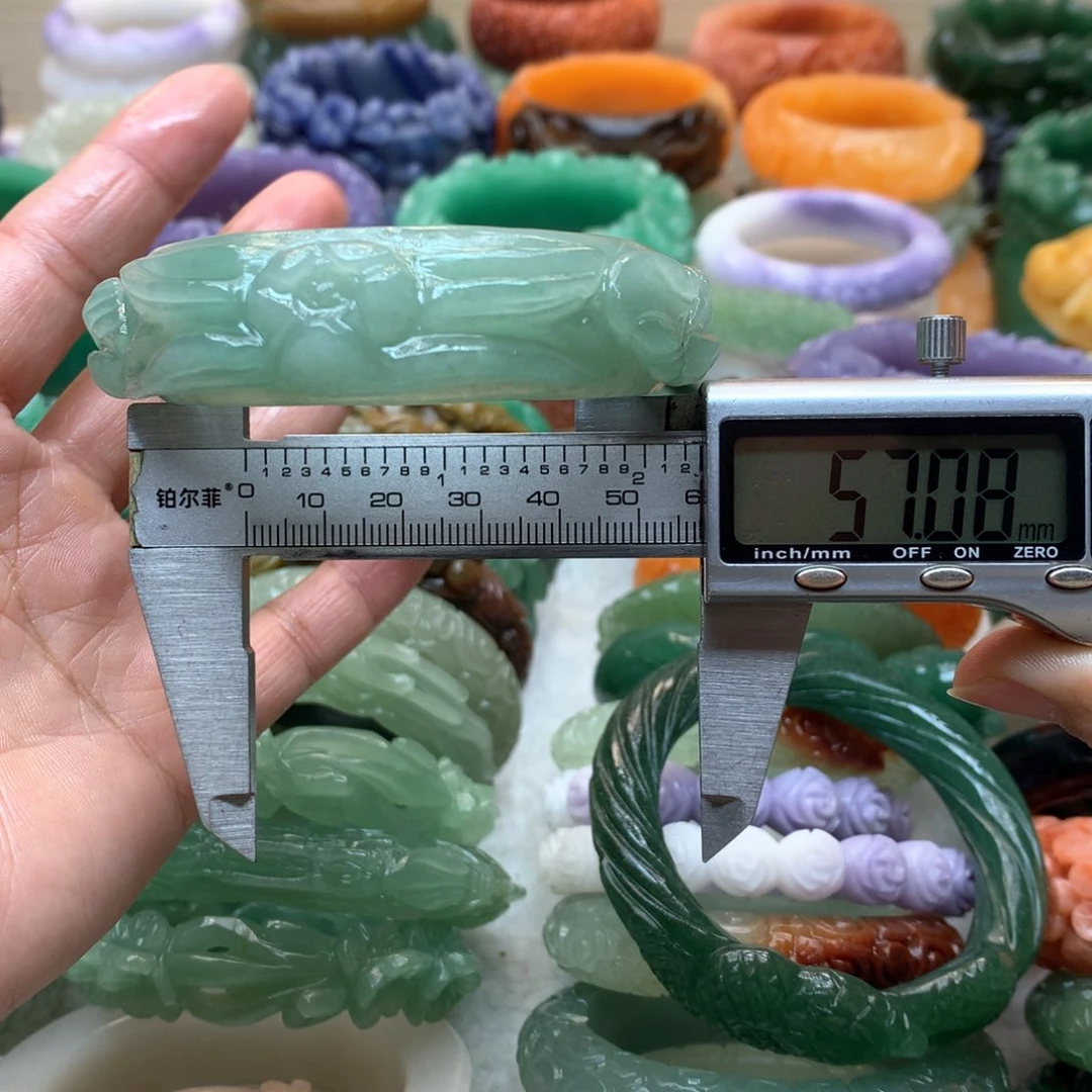 未镶嵌手镯石英质玉