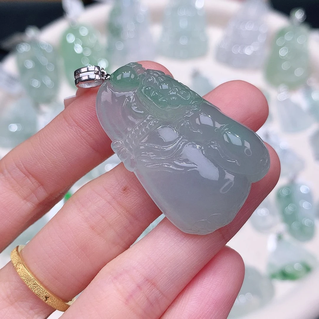 颈饰18K金镶嵌翡翠37.3-24-9.5