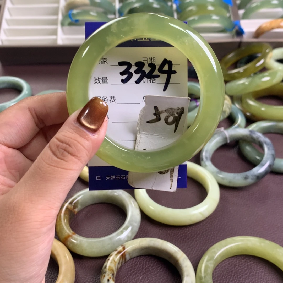 未镶嵌蛇纹石玉手镯3324