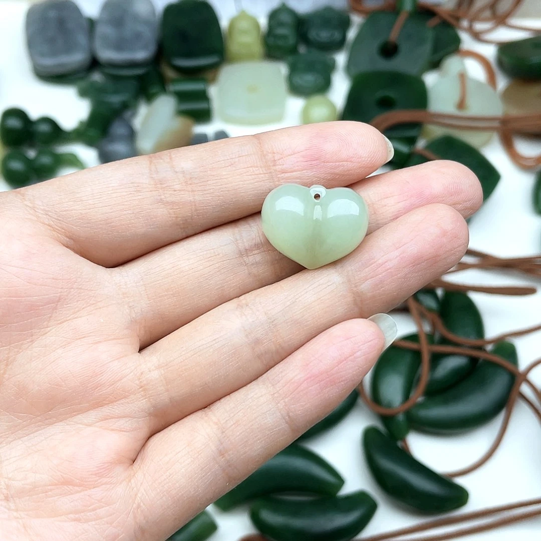 颈饰未镶嵌和田玉睡*饱