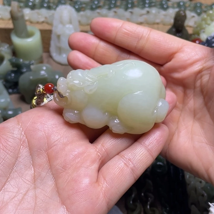 止***水和田玉未镶嵌颈饰