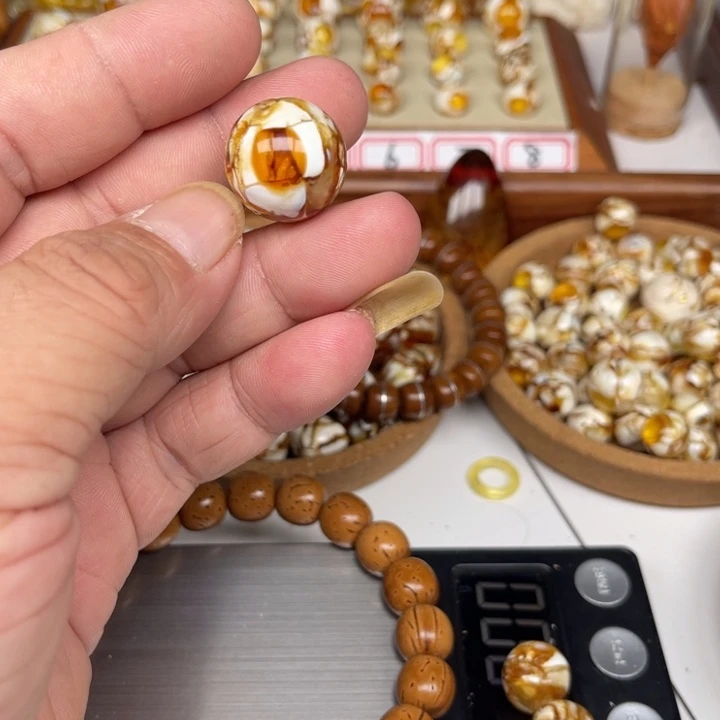 琥珀裸石未镶嵌用****604号