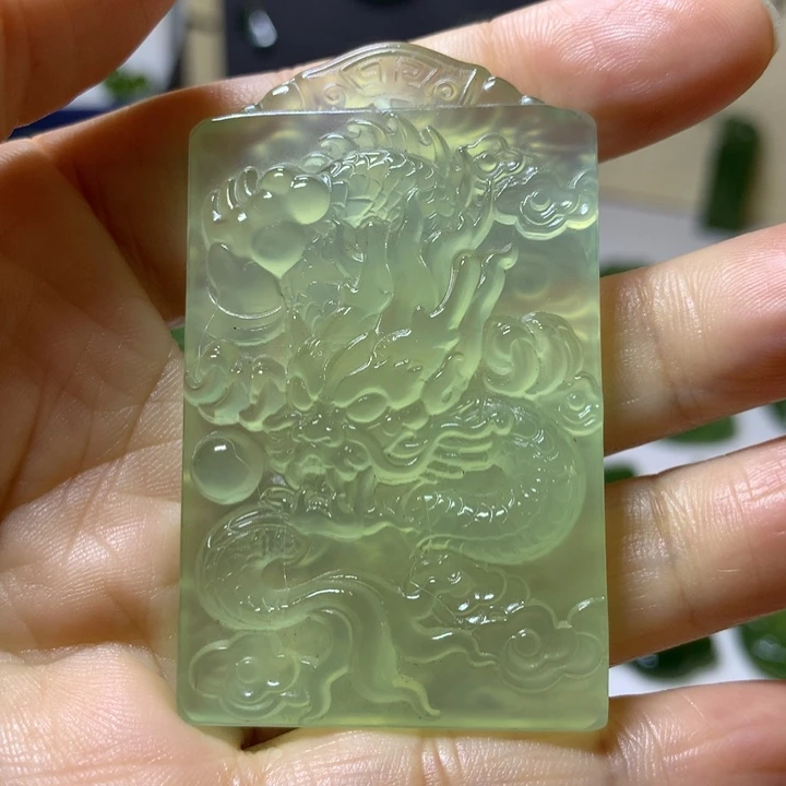 岫玉未镶嵌颈饰吊坠