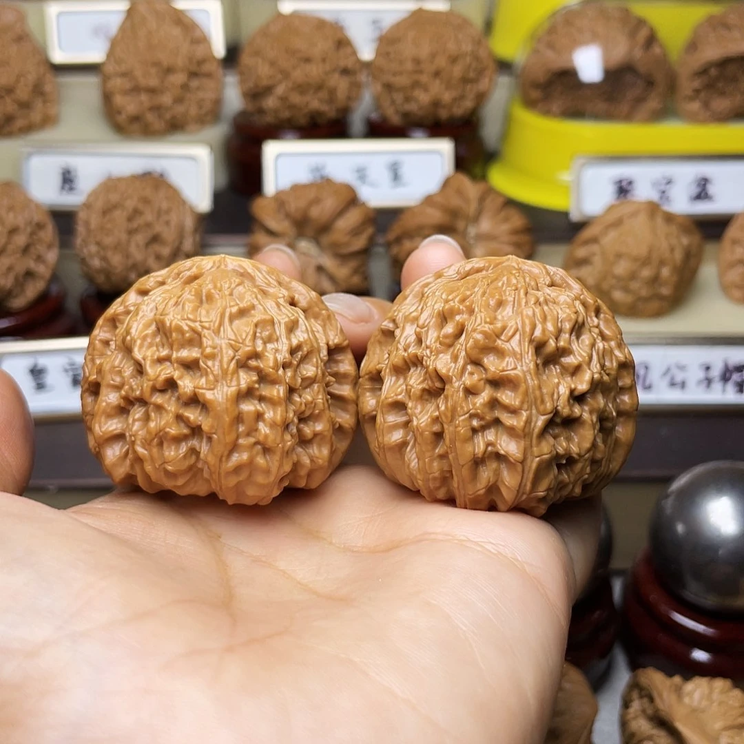 文玩核桃把件白狮子41左右