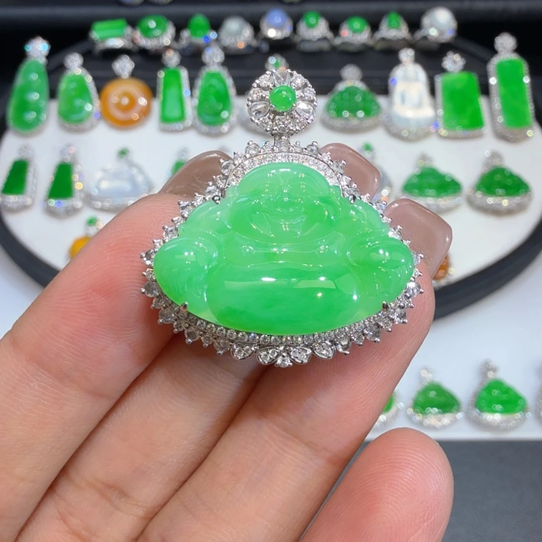 颈饰18K金镶嵌翡翠收到货48小时鉴赏期